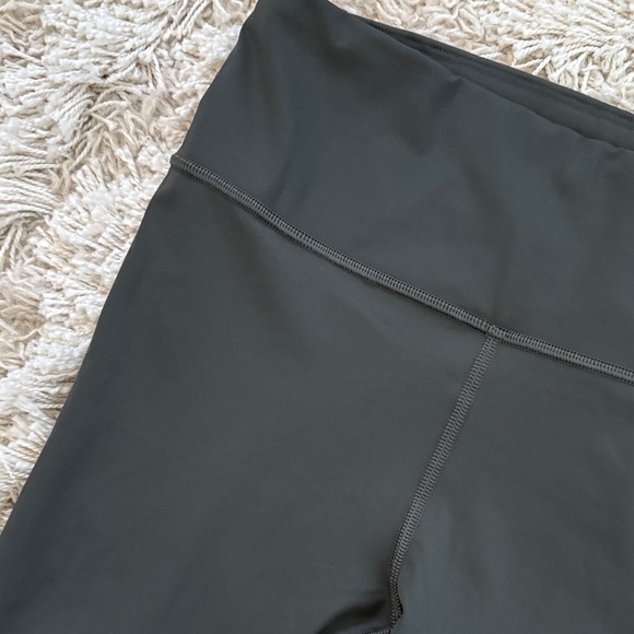 NWT Athleta Challenge 7/8 Tight Forest Green Leggings size M - Picture 4 of 7